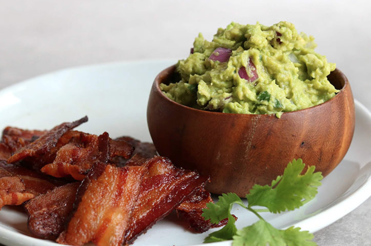 bacon_chips_guac